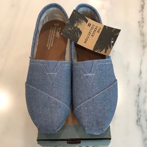NIB with tags Toms Blue Slub Chambray Shoes